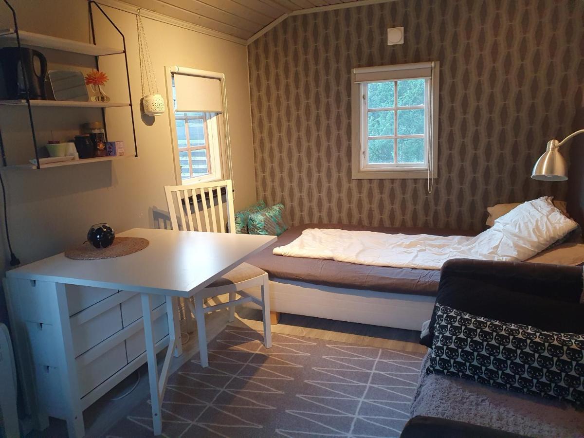 Bed and Breakfast Norrtaelje Екстер'єр фото