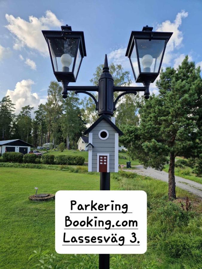 Bed and Breakfast Norrtaelje Екстер'єр фото